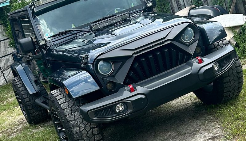 “ADVENTURER” Jeep Wrangler Sahara 3.8L V6